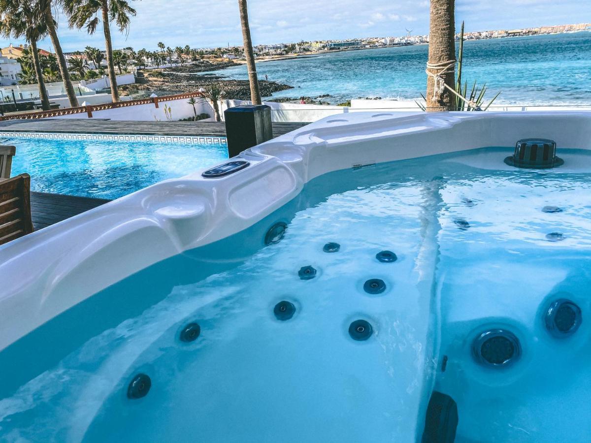 Villa Los Flamencos By Veaco- Beachfront & Pool Corralejo Buitenkant foto